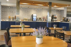 Daily buffet breakfast for a fee - AmericInn by Wyndham Brookfield (Brookfield)