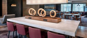 Courtyard by Marriott Newark Liberty International Airport
