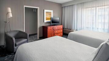 Suite junior, 1 habitación | Ropa de cama de alta calidad y caja de seguridad en la habitación