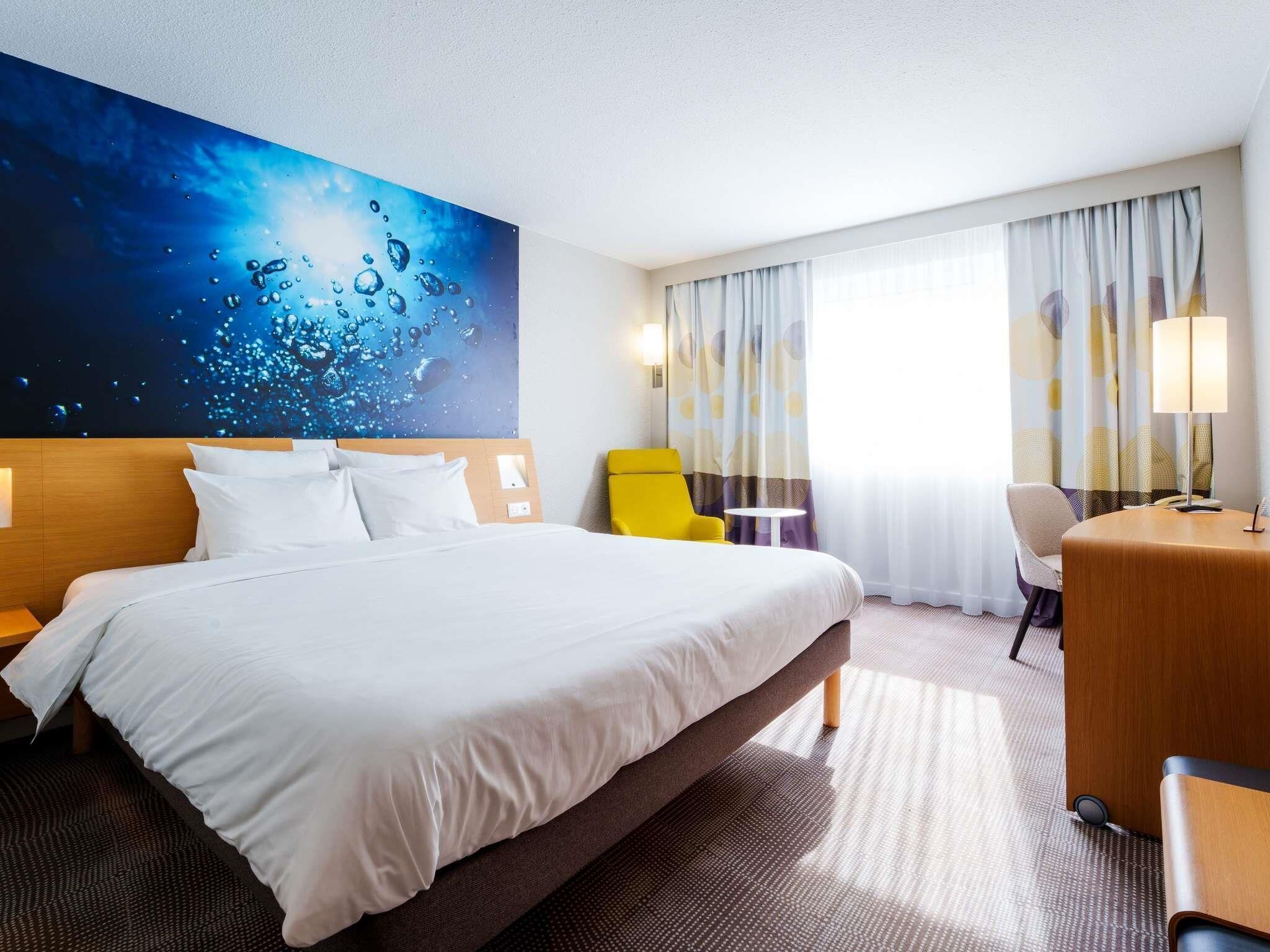 Executive Room, 1 Double Bed | Minibar, in-room safe, desk, blackout drapes