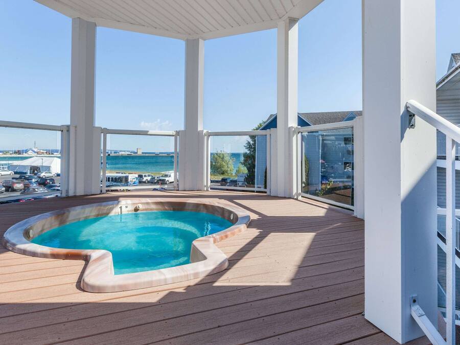 2 piscinas internas, piscina externa sazonal