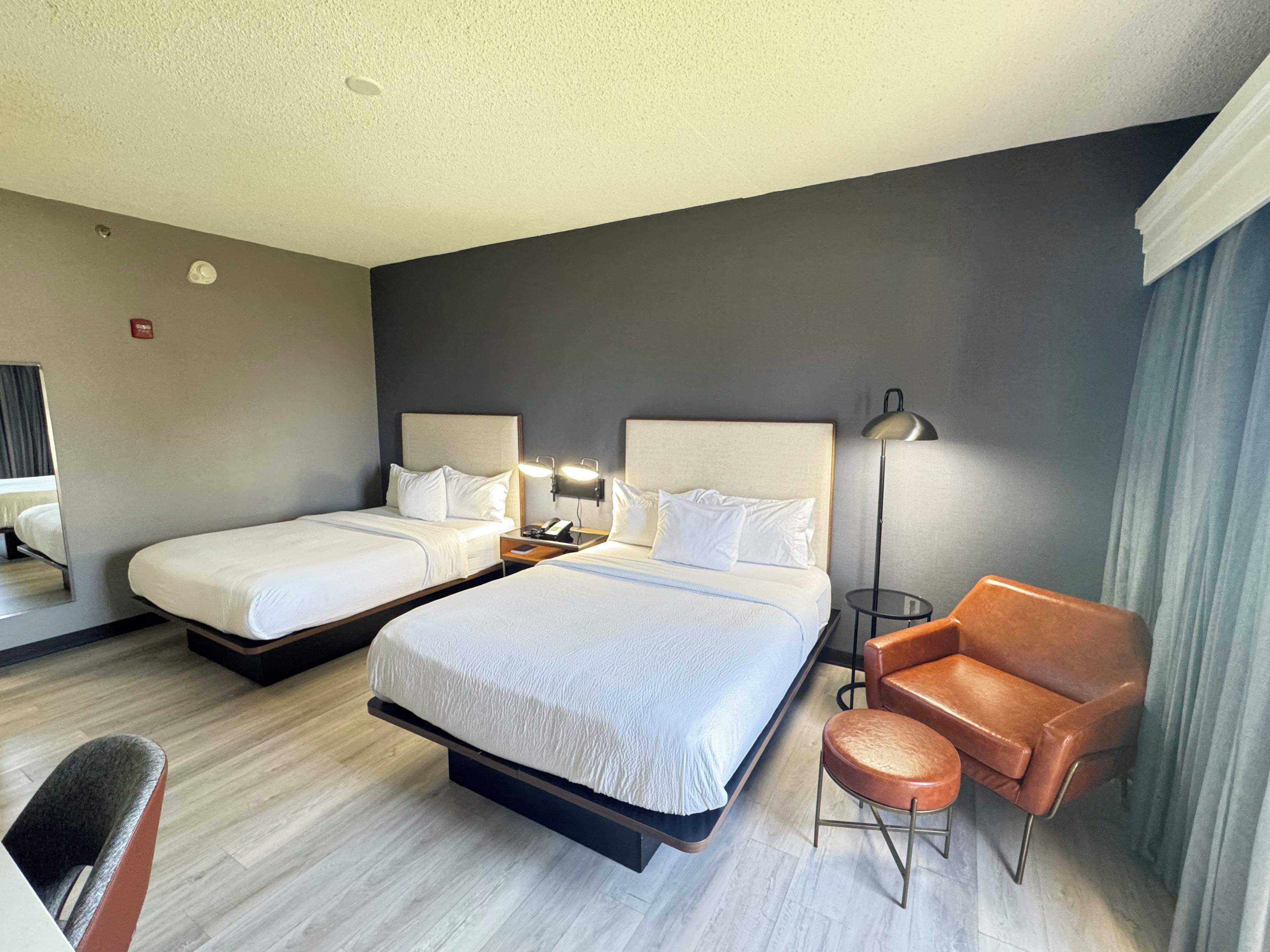 Chambre Standard, 2 grands lits, non-fumeur | Literie hypoallergénique, coffre-fort, fer et planche à repasser