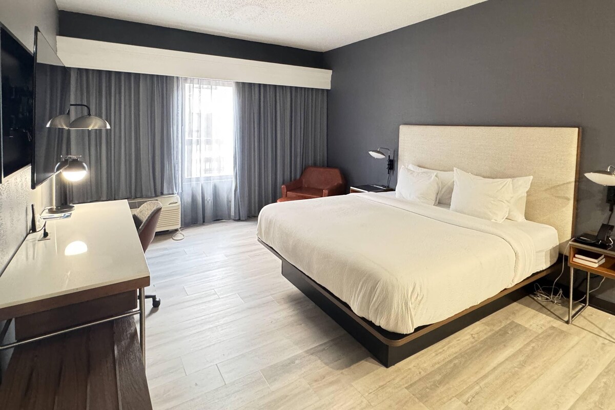 Executive-Suite, 1 King-Bett, Nichtraucher | Allergikerbettwaren, Zimmersafe, Schreibtisch