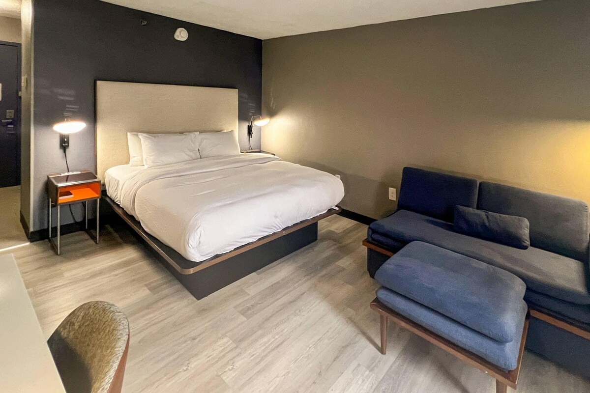 Standardzimmer, 1 King-Bett, Nichtraucher | Allergikerbettwaren, Zimmersafe, Schreibtisch