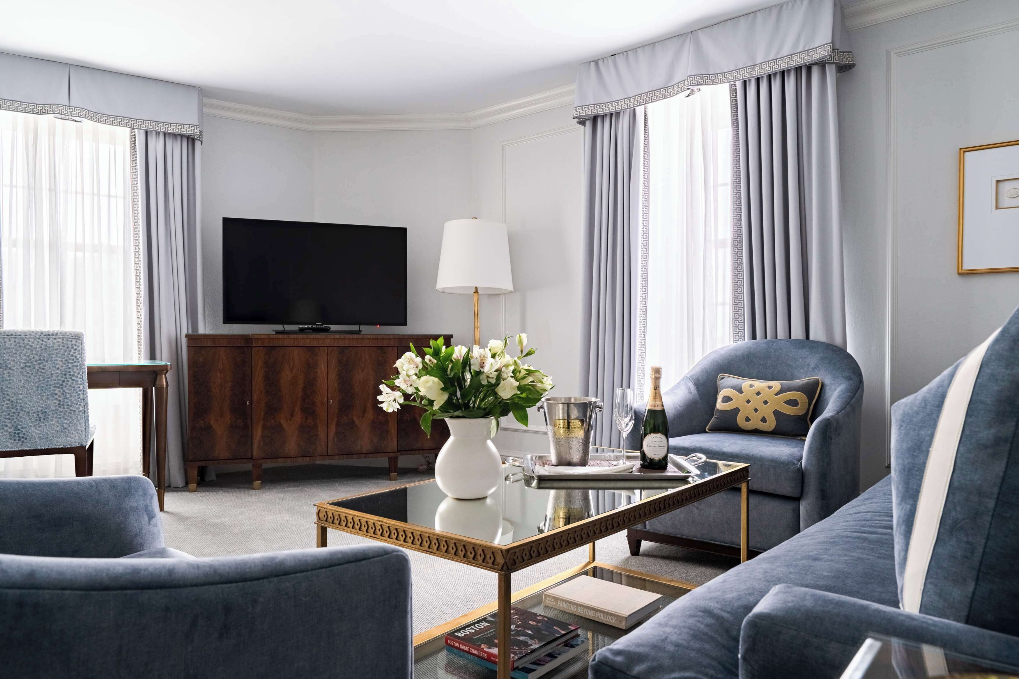 1 bedroom, premium bedding, pillow-top beds, minibar