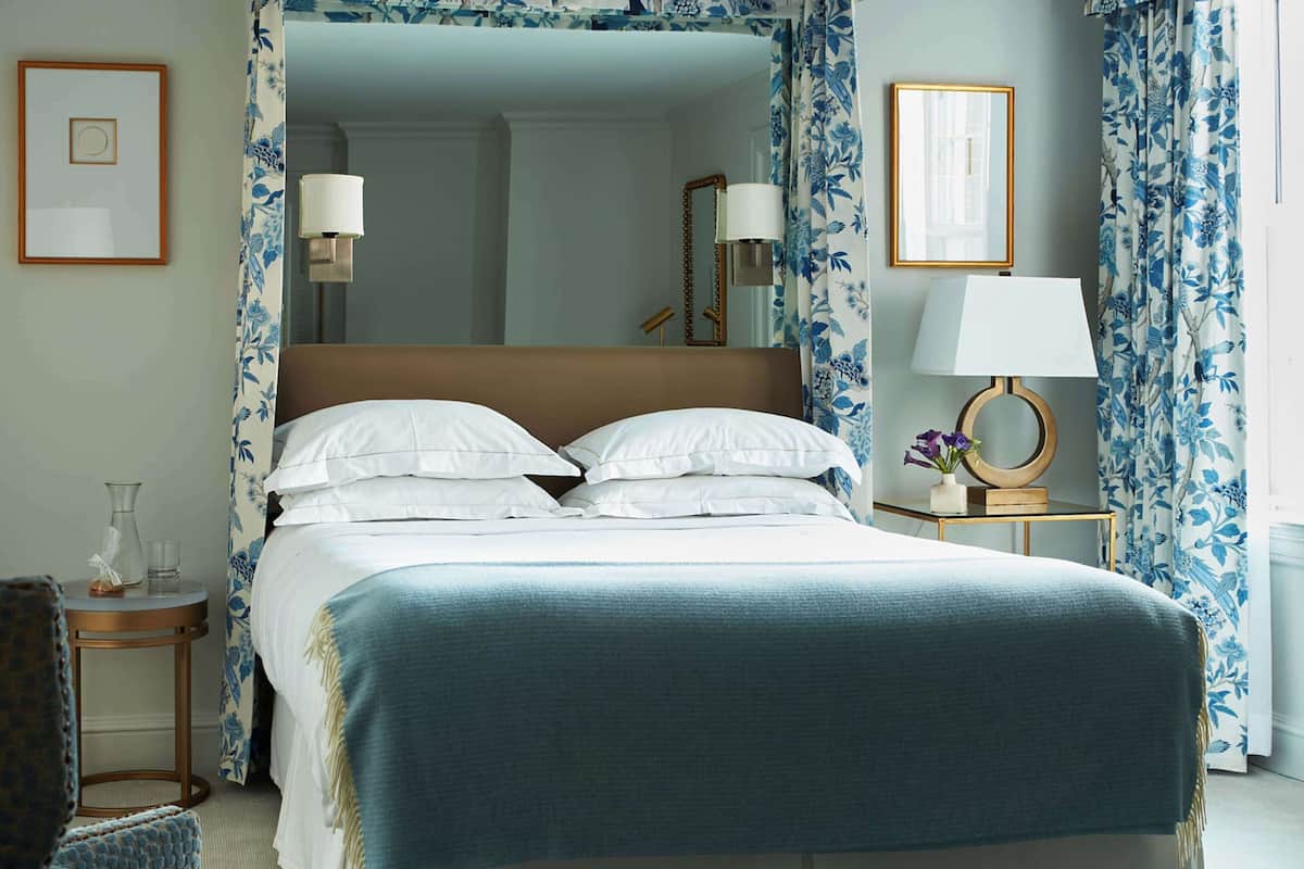 GUESTROOM WITH QUEEN BED | Premium bedding, pillowtop beds, minibar, in-room safe