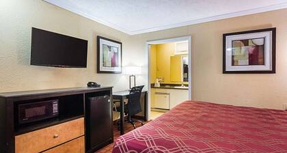 Rodeway Inn West Dodge