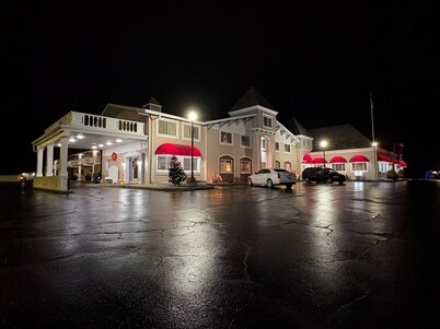 Magnuson Grand Pioneer Inn and Suites