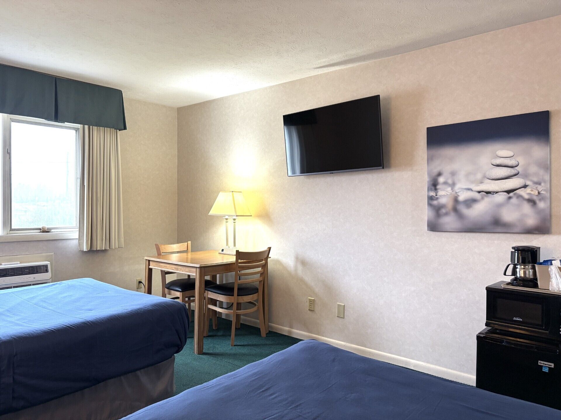 Room, 2 Double Beds, Non Smoking, Refrigerator & Microwave | Room amenity