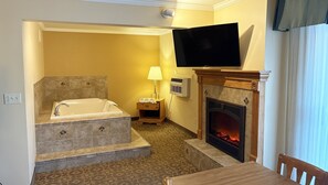 Executive Suite, 1 King Bed, Non Smoking, Fireplace | Room amenity