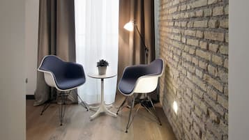 Annex Building Triple Room | 1 bedroom, premium bedding, Tempur-Pedic beds, minibar