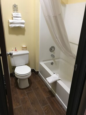 Suite Deluxe | Baño | Secadora de cabello y toallas 