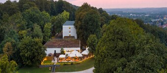 比勒费尔德约翰尼斯山的星期天酒店