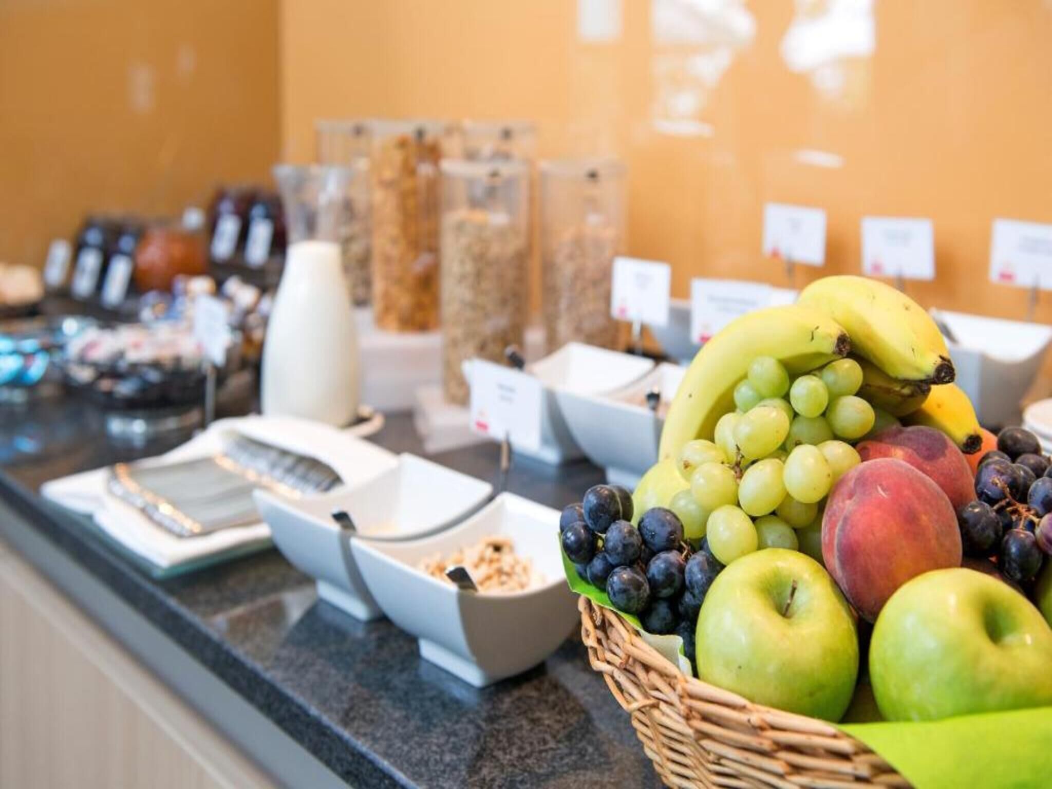 Café da manhã com buffet diário (EUR 18 por pessoa) 