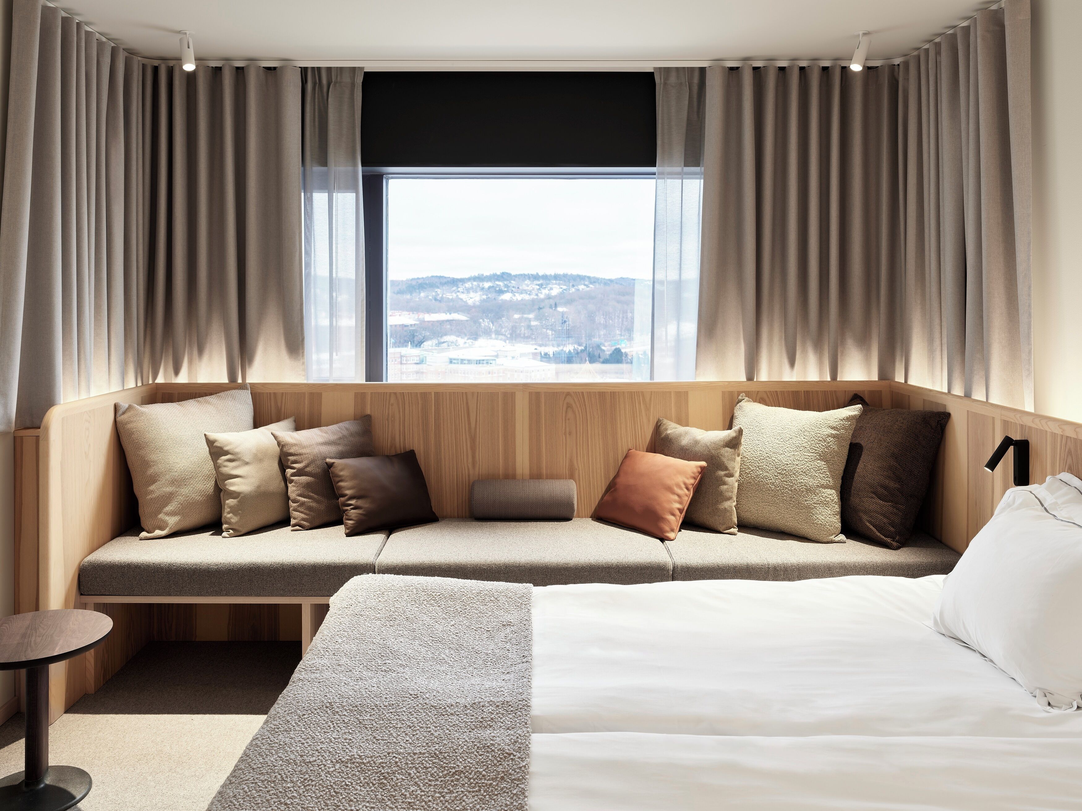 Gothia Towers Premium | Hypo-allergenic bedding, minibar, in-room safe, desk