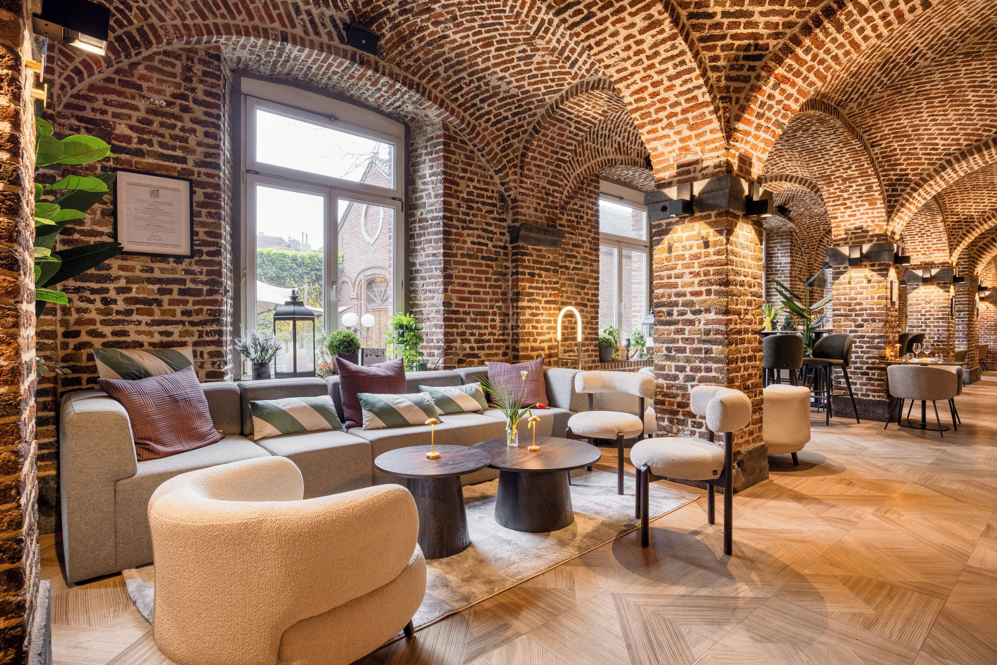 Serveert ontbijt en diner, Franse gerechten