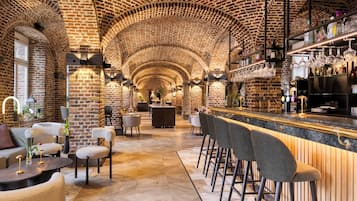 Serveert ontbijt en diner, Franse gerechten