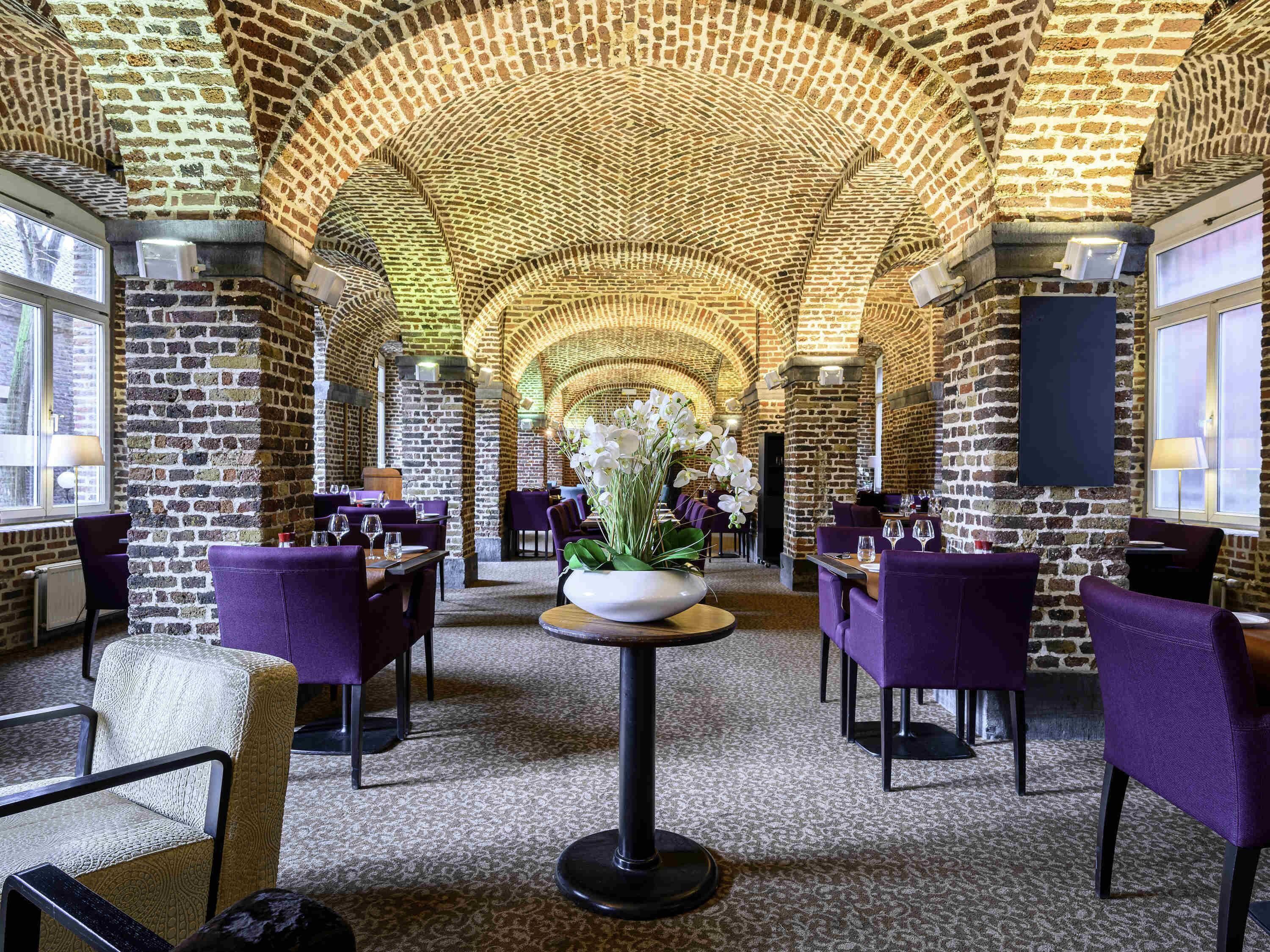 Breakfast and dinner served, French cuisine