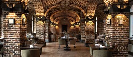 Breakfast and dinner served, French cuisine