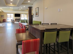 Bao gồm bữa sáng buffet hàng ngày