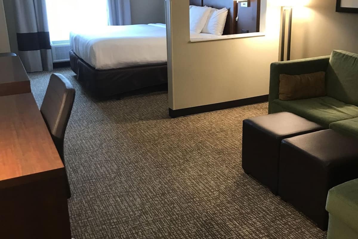 Desk, laptop workspace, iron/ironing board, free WiFi