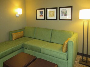 Desk, laptop workspace, iron/ironing board, free WiFi
