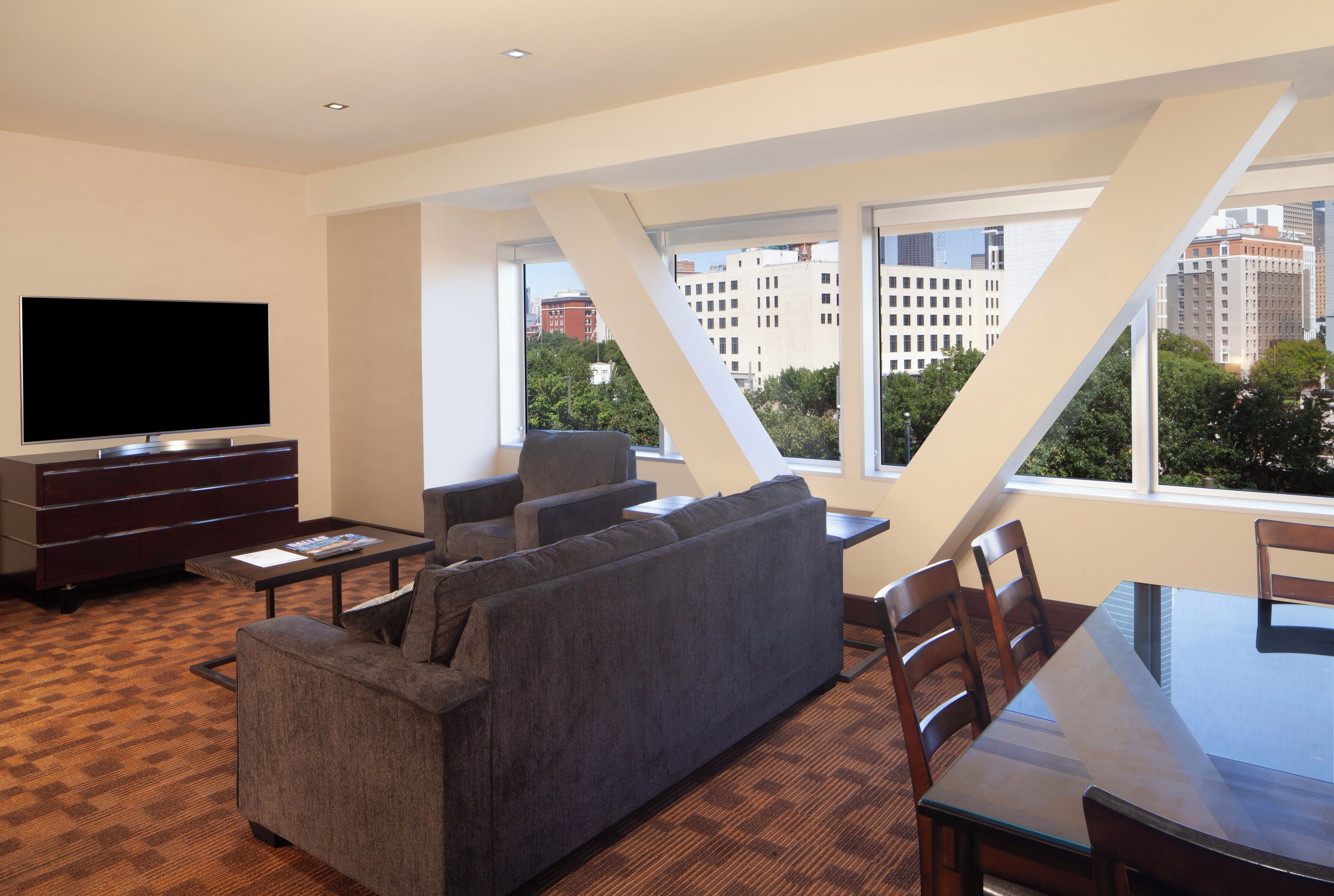 Junior Suite | Premium bedding, down comforters, pillowtop beds, in-room safe