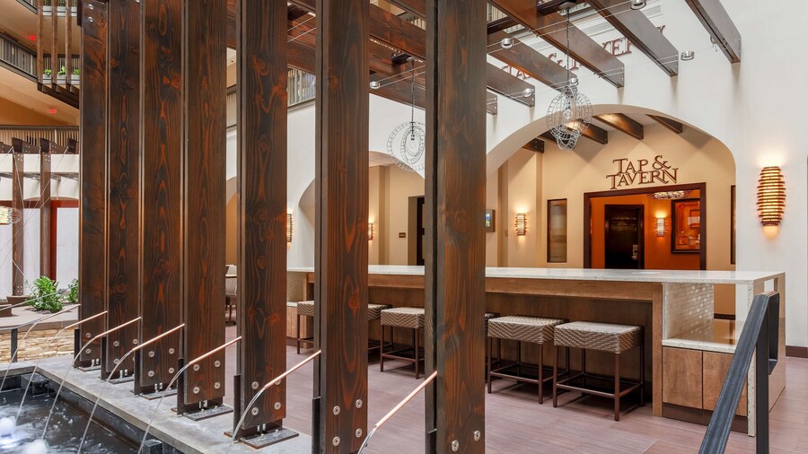 Embassy Suites by Hilton Dallas Love Field