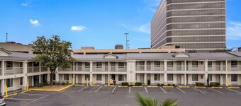 Quality Inn & Suites Dallas - Cityplace