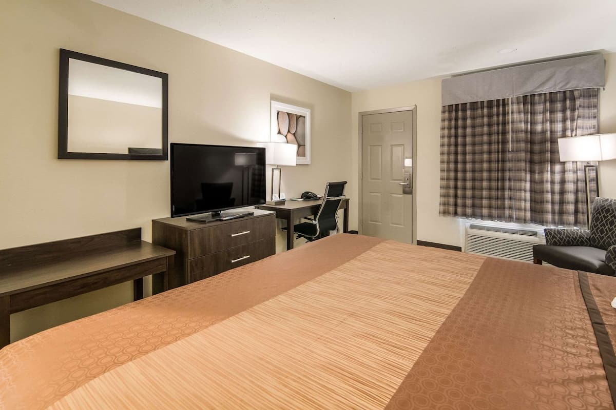 In-room safe, iron/ironing board, free cribs/infant beds, free WiFi