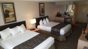 Odada kasa, masa, ütü/ütü masası, ücretsiz kablosuz İnternet