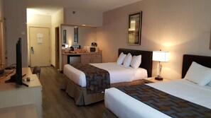 1 habitación, caja de seguridad en la habitación y escritorio 