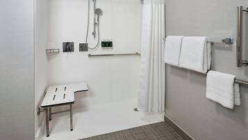 Combined shower/bathtub, free toiletries, hair dryer, towels