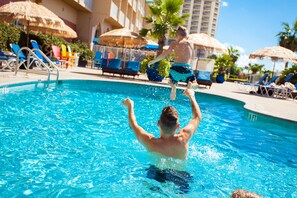 2 outdoor pools, a heated pool, pool umbrellas, pool loungers - Hampton Inn Pensacola Beach (Pensacola Beach)