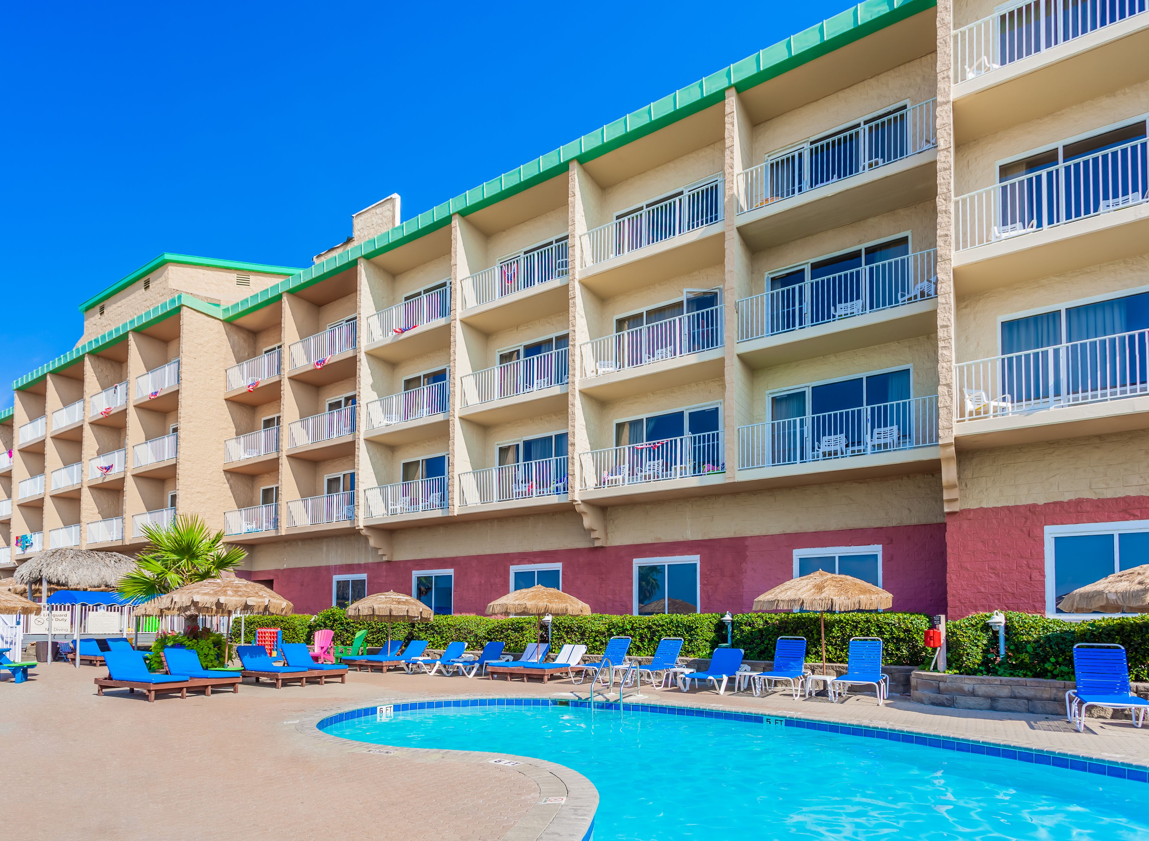 2 outdoor pools, a heated pool, pool umbrellas, sun loungers