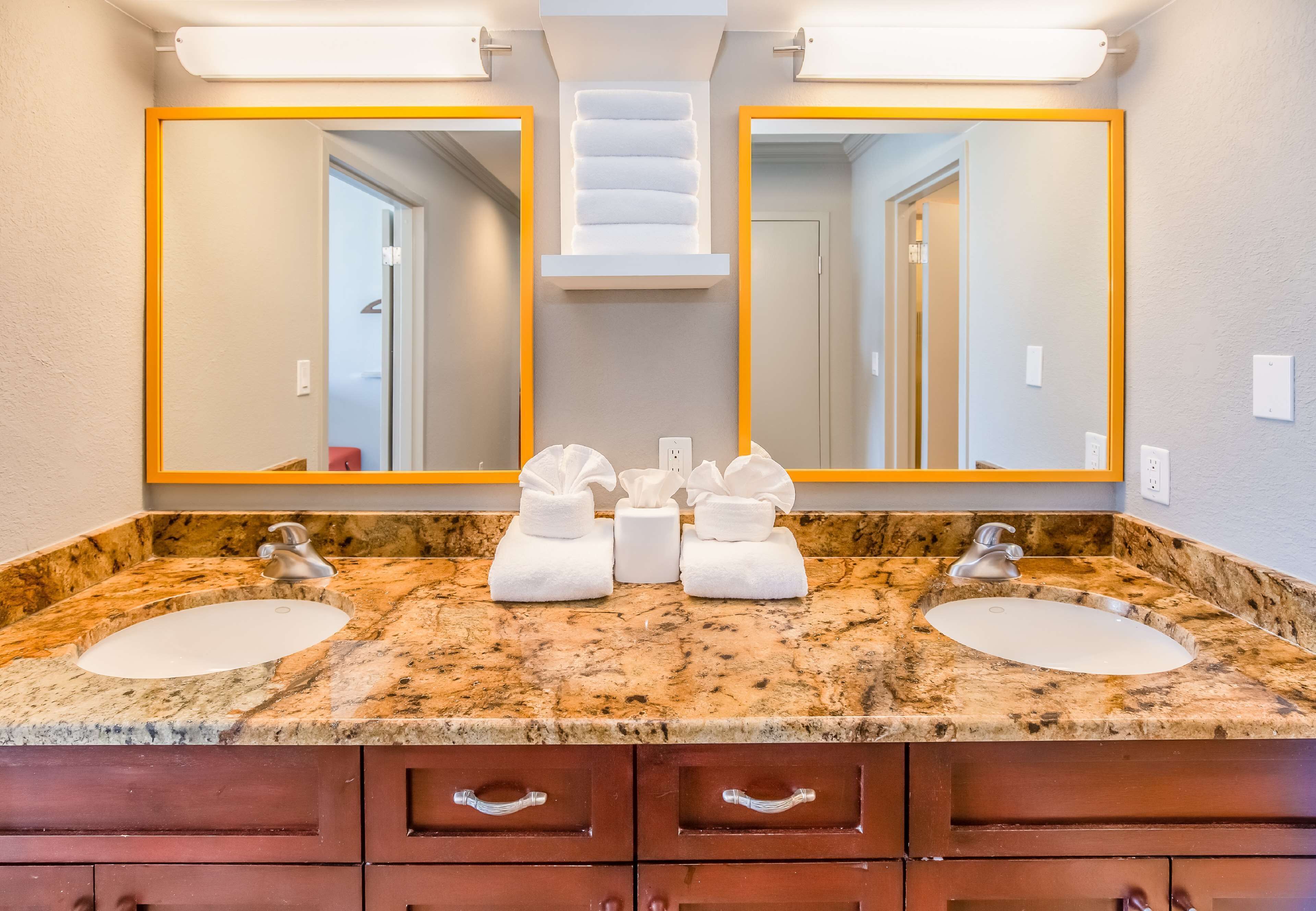 1 bedroom suite w/kitchen, 2 balconies, gulf front, non-smoking | living area | 55-inch flat-screen tv with cable channels, tv