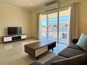 Two-Bedroom Apartment | Wohnbereich