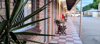 The Phoenix Artesian Spa Resort and Accommodation
