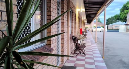 The Phoenix Artesian Spa Resort and Accommodation