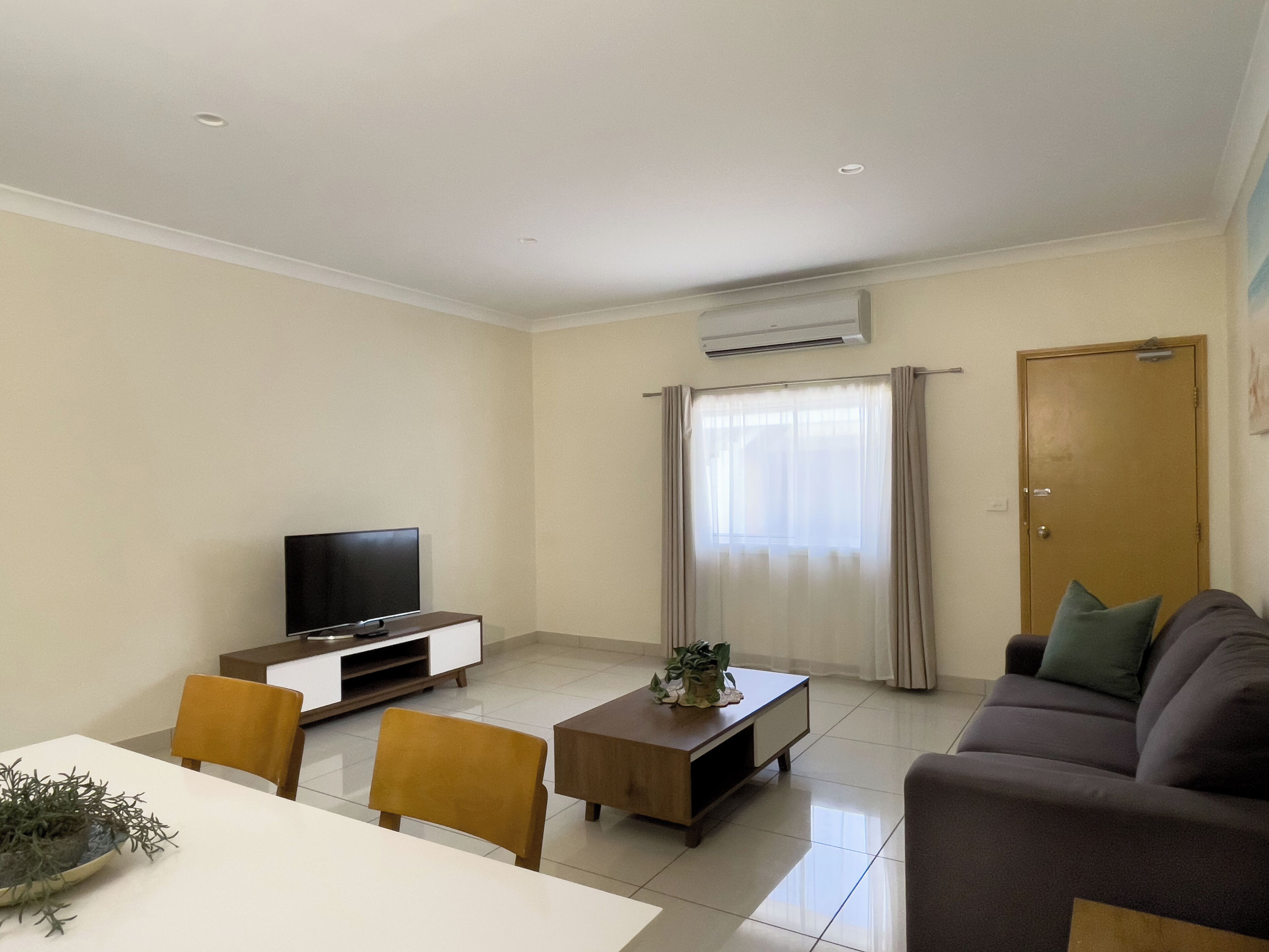 Laptop workspace, iron/ironing board, free WiFi, bed sheets