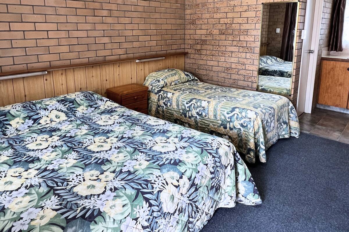1 bedroom, laptop workspace, iron/ironing board, free WiFi