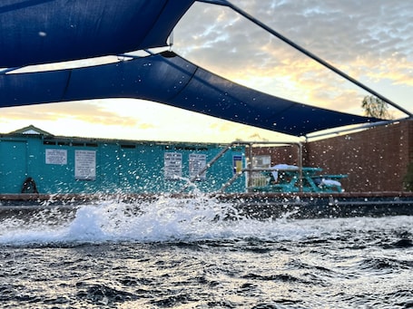 2 piscinas al aire libre