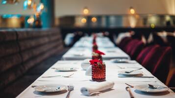 Päivittäinen buffetaamiainen (23 EUR per henkilö)