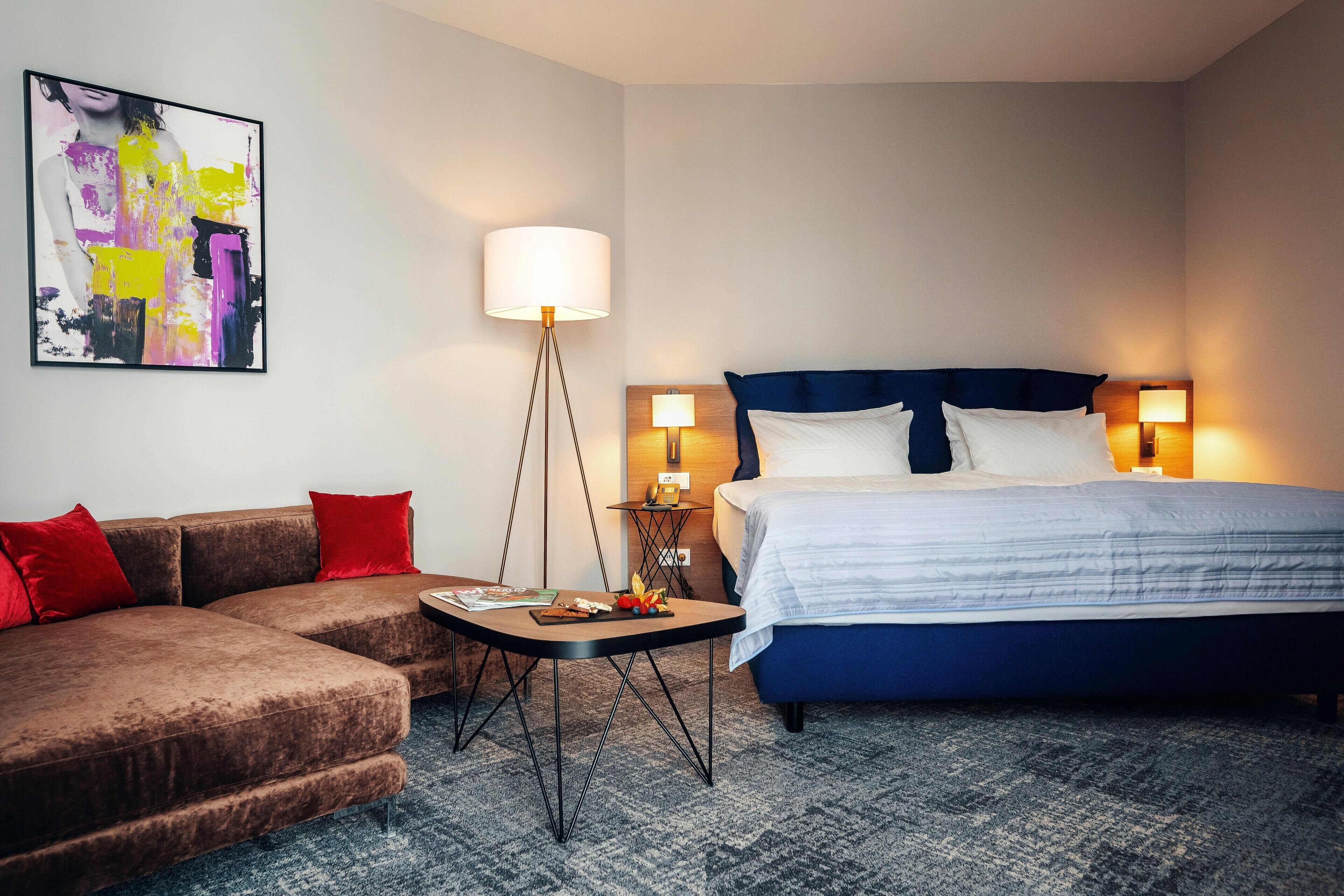 Hypo-allergenic bedding available, in-room safe, desk, laptop workspace
