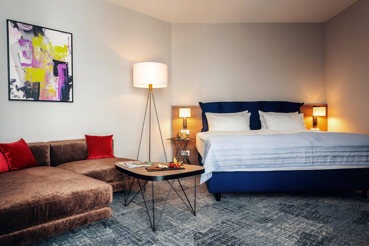 Hypo-allergenic bedding available, in-room safe, desk, laptop workspace