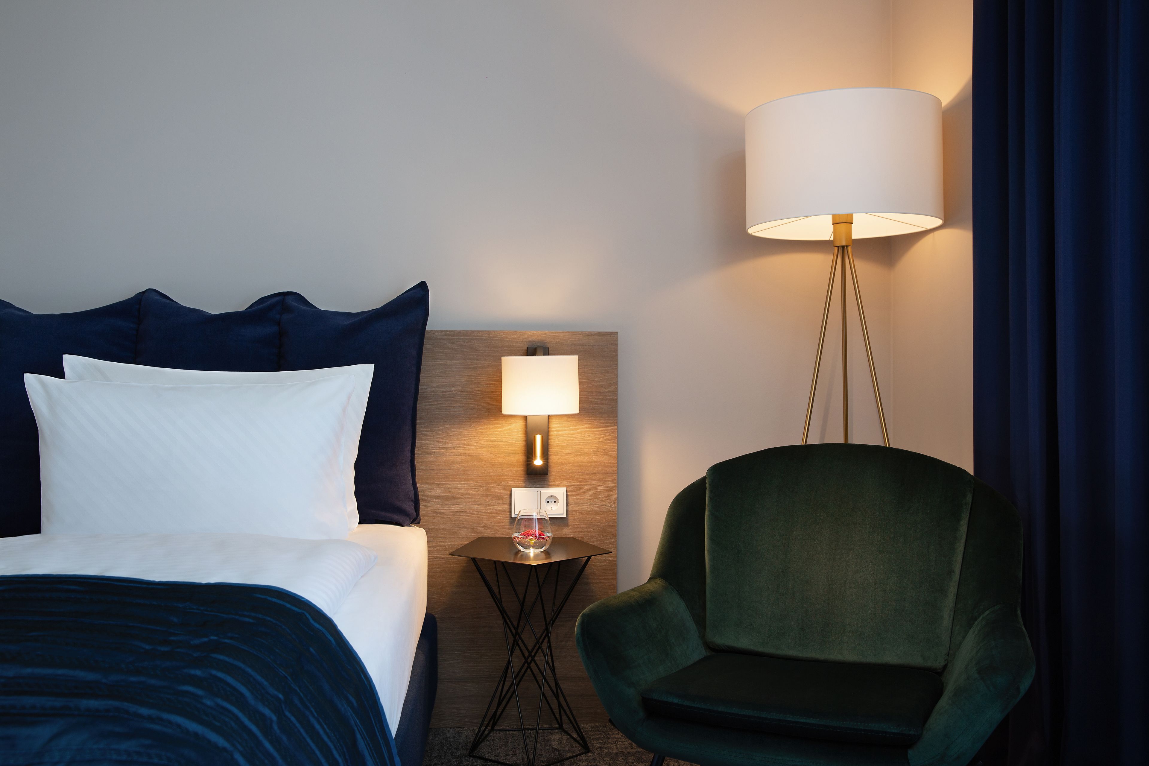 hypo-allergenic bedding, in-room safe, desk, laptop workspace