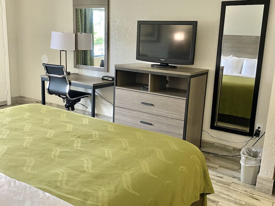 Standard Room, 1 King Bed, Non Smoking | Down comforters, desk, laptop workspace, blackout drapes