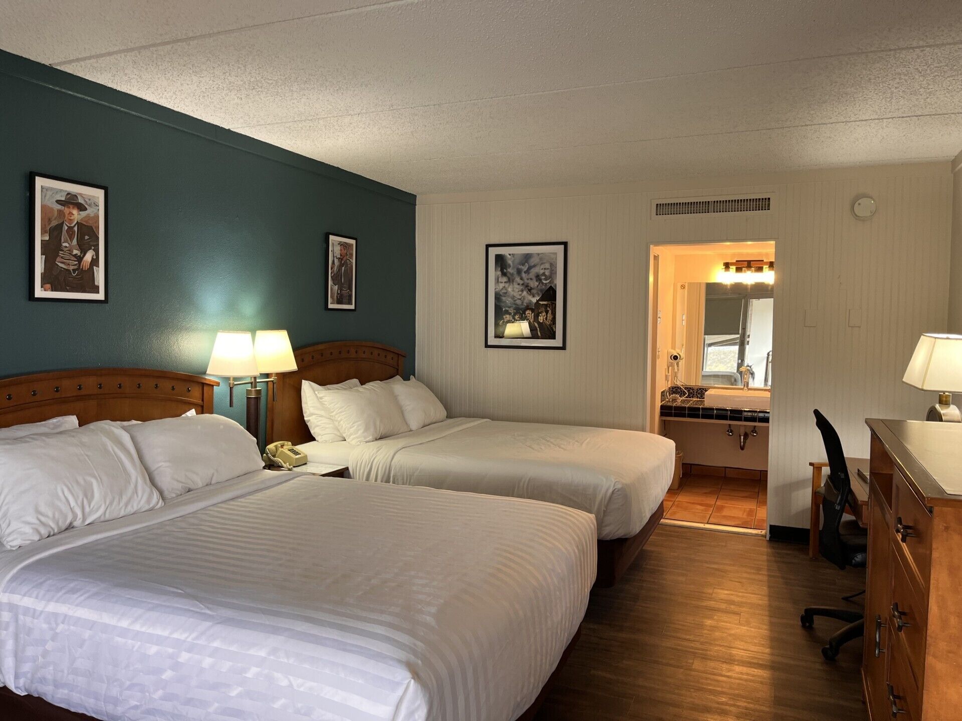 Desk, soundproofing, iron/ironing board, free WiFi