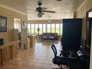 Business center - Tombstone Lookout Lodge, SureStay Collection by Best Western (Tombstone)