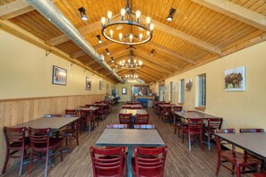 Free daily continental breakfast - Tombstone Lookout Lodge, SureStay Collection by Best Western (Tombstone)